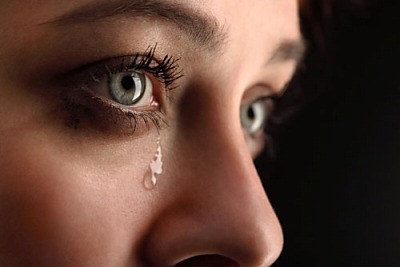 khóc trướck khi bạn lau khô nước mắt